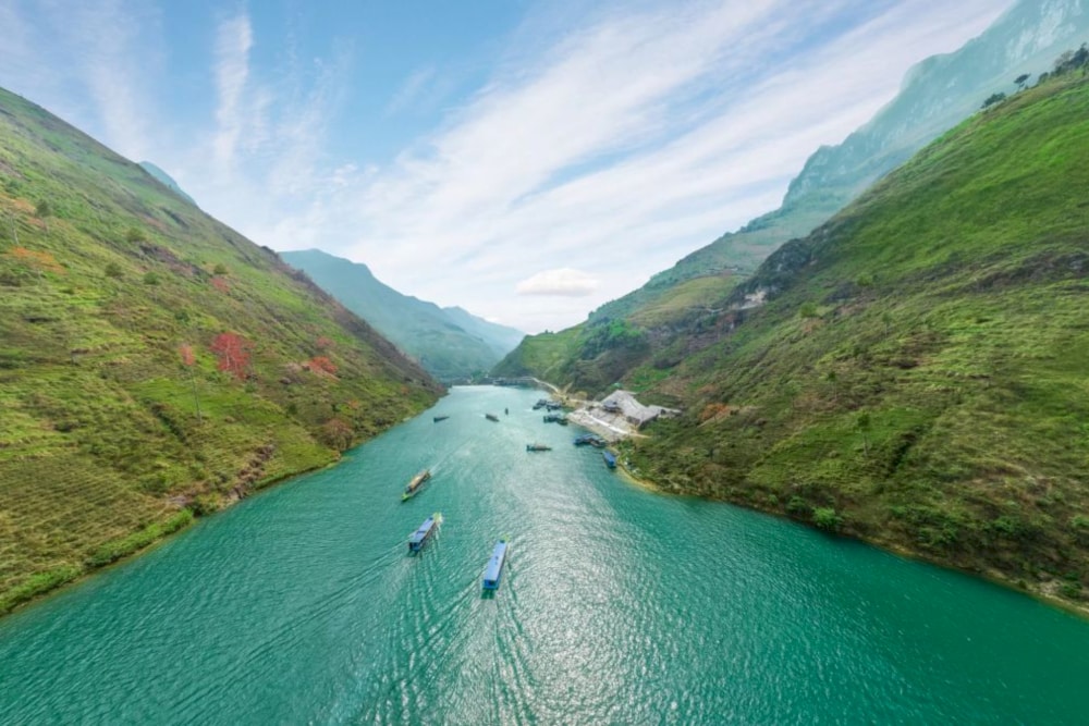 A full Nho Que River experience varies based on personal preferences and chosen activities